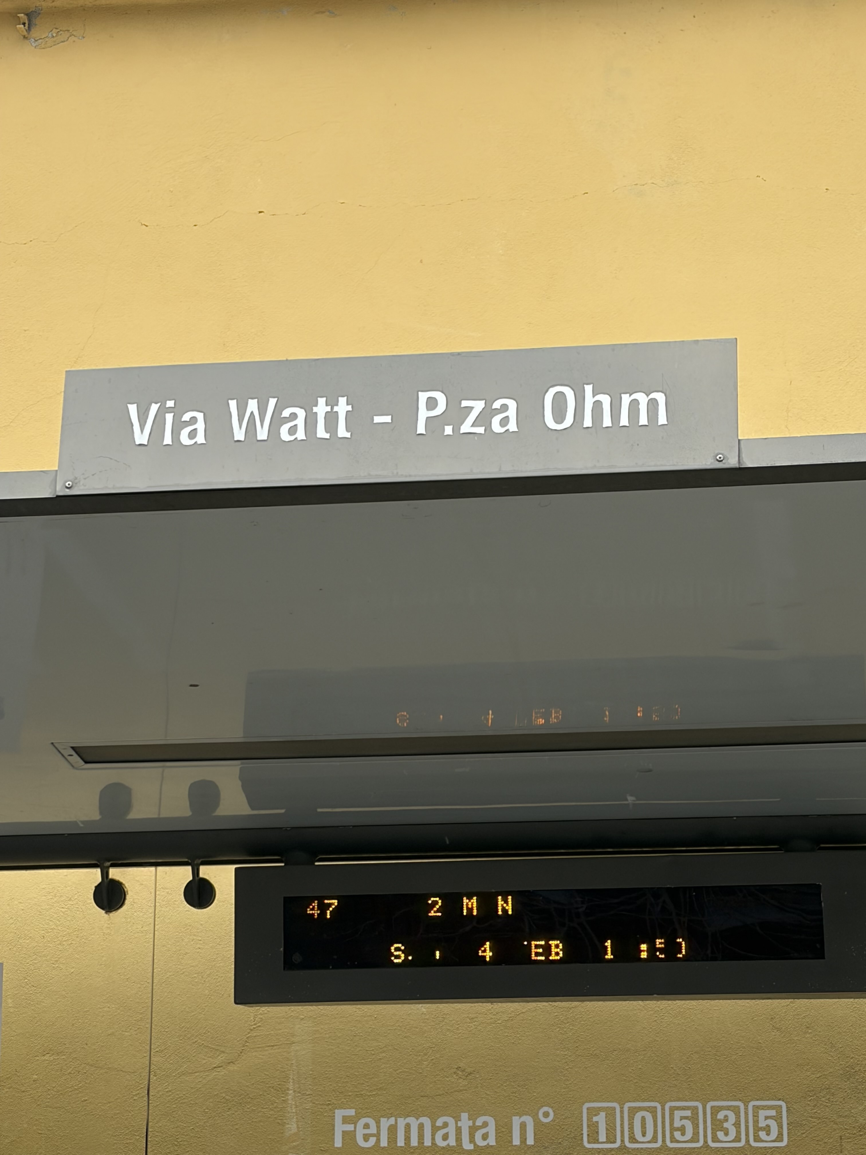 Fermata di autobus a Milano